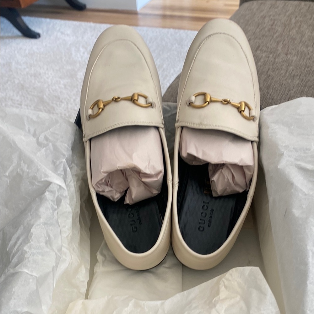 Gucci Cream and Gold Loafers with Signature Horsebit